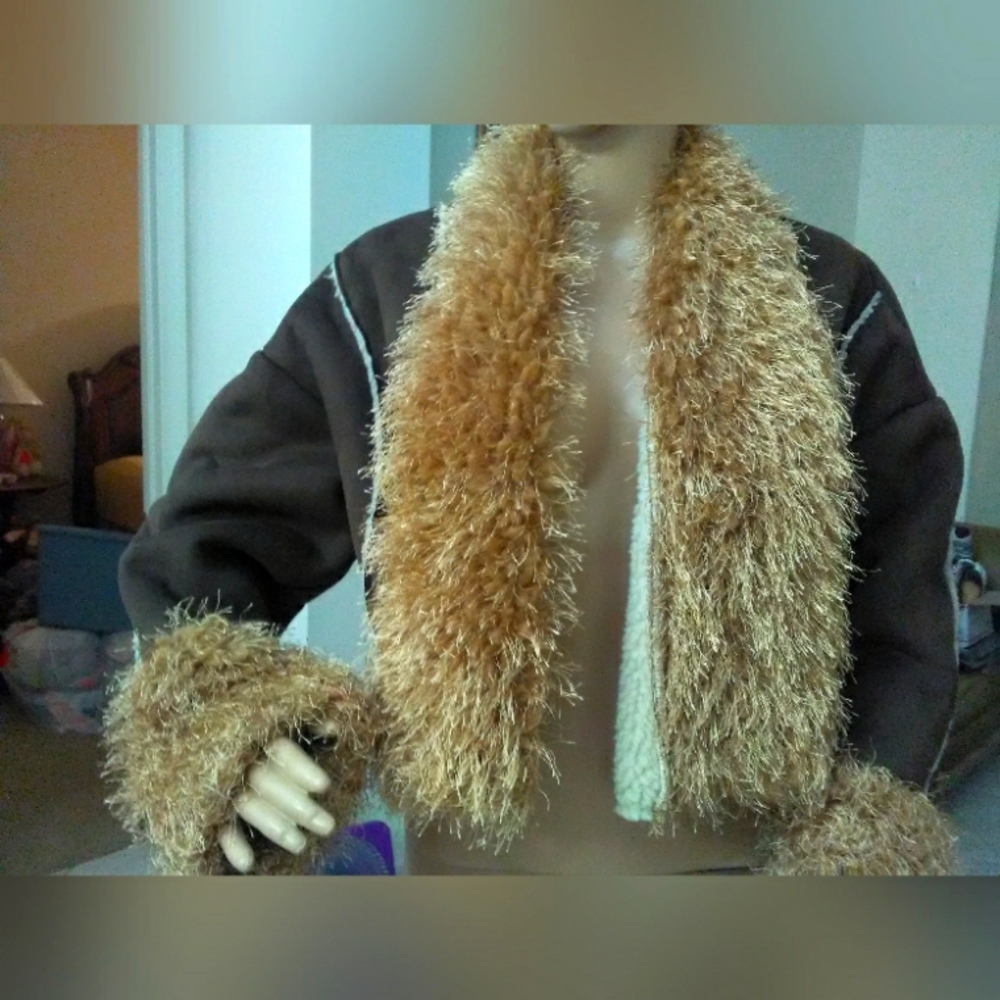 BNWOT BEAUTIFUL FAUX FUR CROPPED JACKET SHERPA INSIDE SZ. MED? SUEDE-LIKE UNIQUE